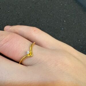 New siizu ring . Gold plated over‎ silver with grade AAA cubic zirconia stone .